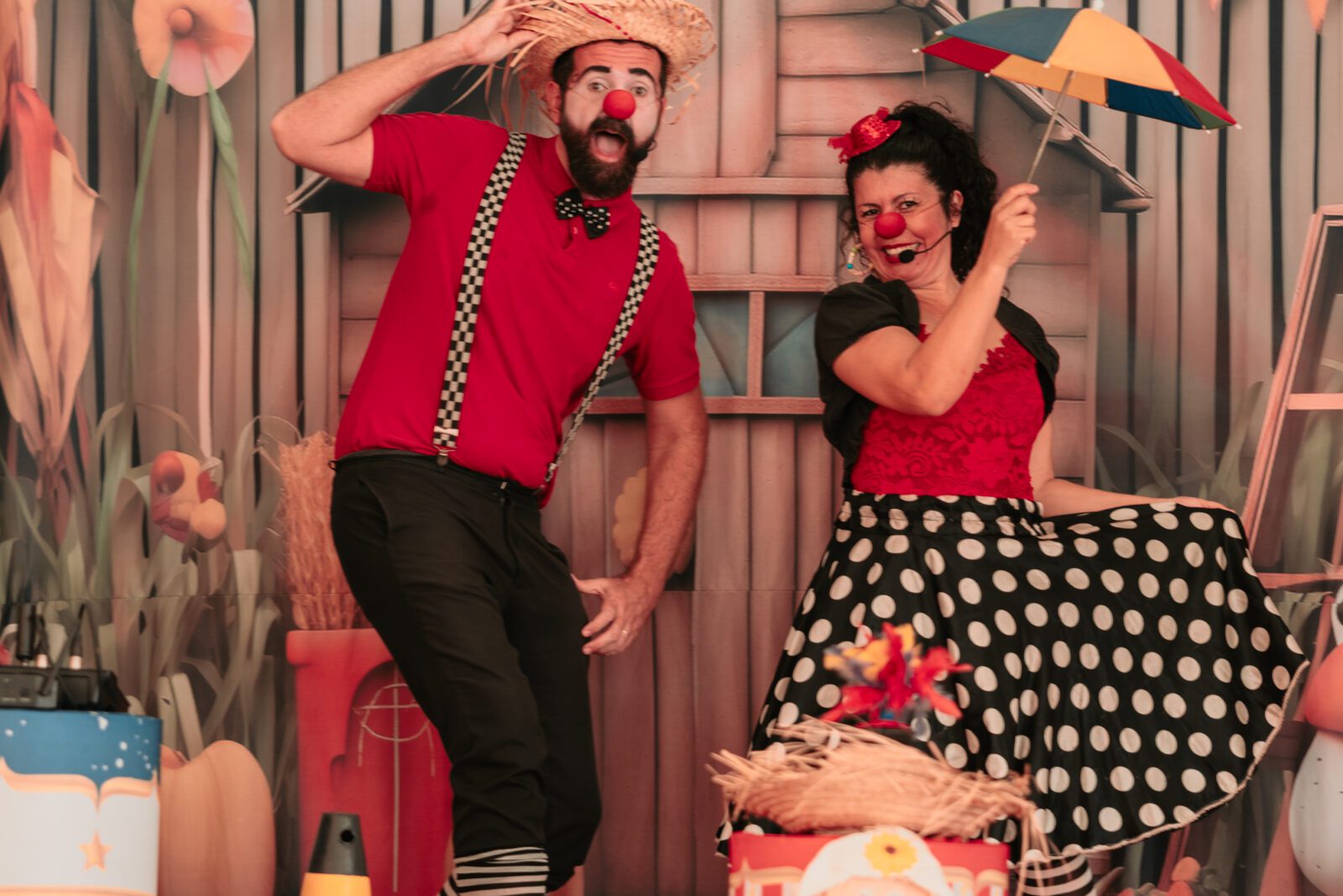 Espetáculo Kombi no Circo encanta o público durante o Férias no Museu Prudente de Moraes 5 DSC01393