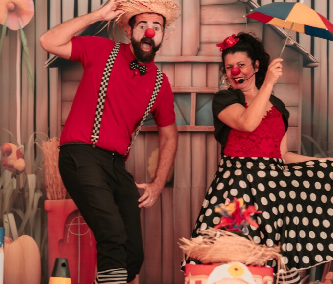 Espetáculo Kombi no Circo encanta o público durante o Férias no Museu Prudente de Moraes 14 DSC01393