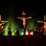 Seguem abertas as inscrições para a edição 2026 do Espetáculo Via Crucis de Santa Bárbara 12 Via Crucis 04 imprensa