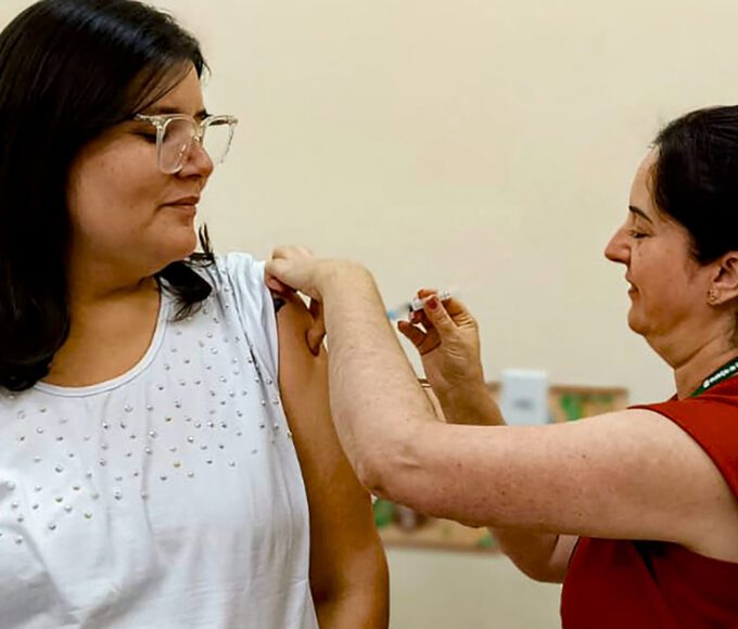 Vacinação de gestantes contra o VSR segue em Santa Bárbara 15 vacina vsr 02 scaled