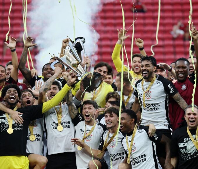 Corinthians vence Flamengo e é bicampeão da Supercopa Rei 14 2026 02 01t222609z 1934183269 up1em211qbjf7 rtrmadp 3 soccer brazil fla cth report