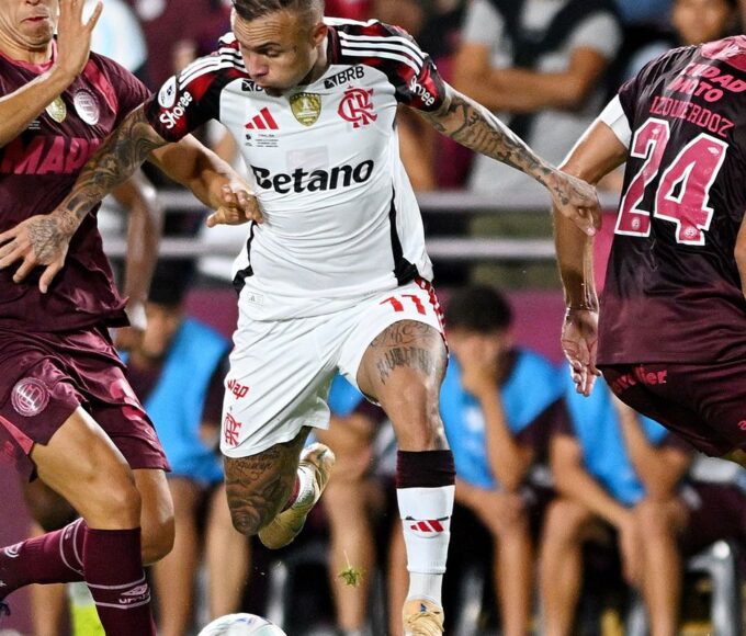 Flamengo joga mal e inicia Recopa Sul-Americana com derrota 12 2026 02 20t011622z 251227648 up1em2k03j98t rtrmadp 3 soccer recopa lan fla