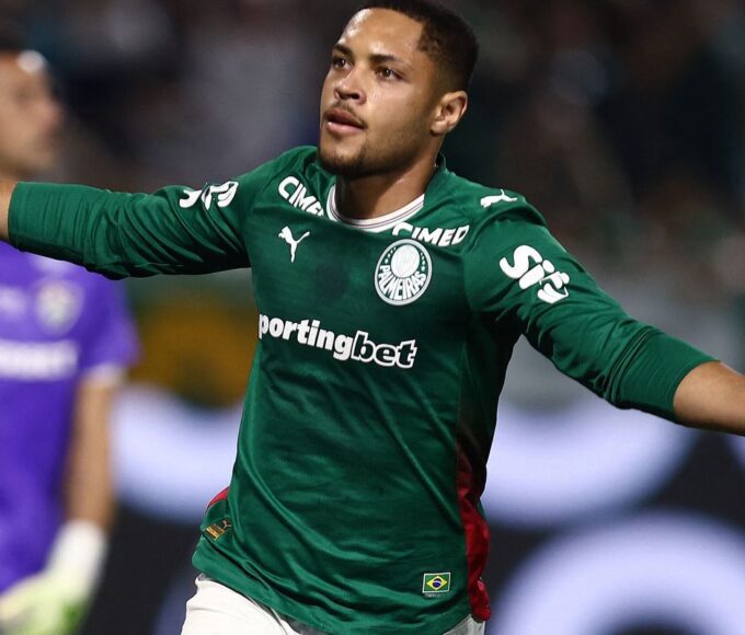 Palmeiras derrota Fluminense e mantém liderança do Brasileiro 14 2026 02 26t004451z 990098819 up1em2q022pgm rtrmadp 3 soccer brazil pal flu