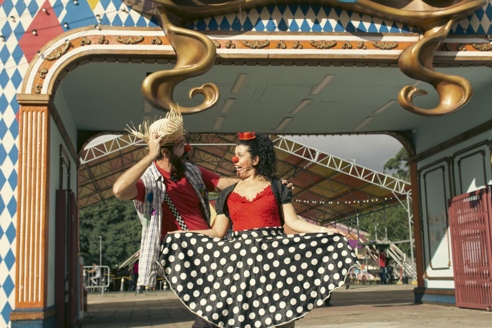 CAMILA CARNEIRO KOMBI NO CIRCO 1