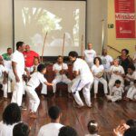 CAPOEIRA NA ESTACAO
