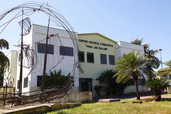 Centro Cultural e Biblioteca Leo Sallum scaled