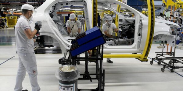 coronavirus industria automobilistica fabrica2005200369