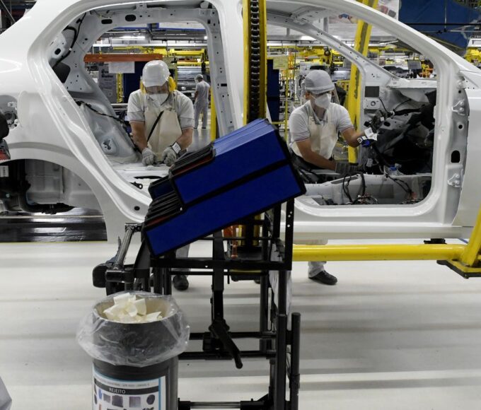 coronavirus industria automobilistica fabrica2005200369