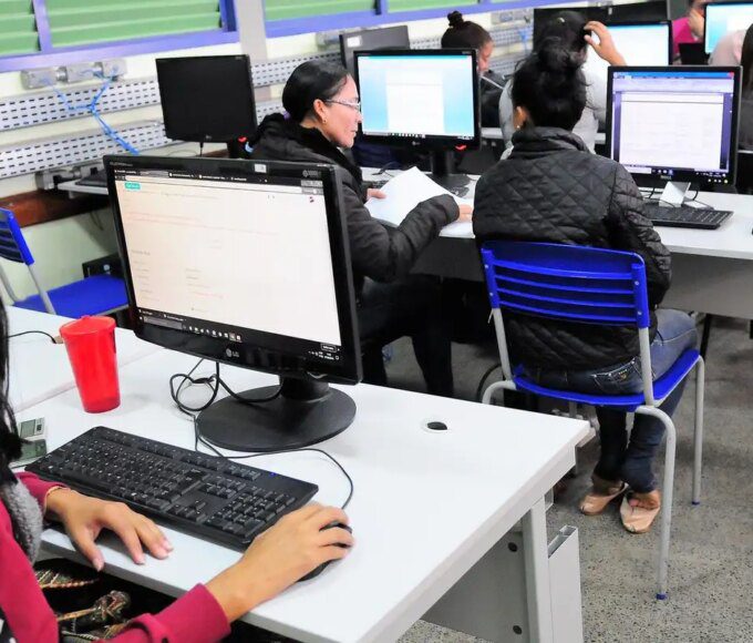 fe83928c 8100 4d11 a4aa 5608f8d38784