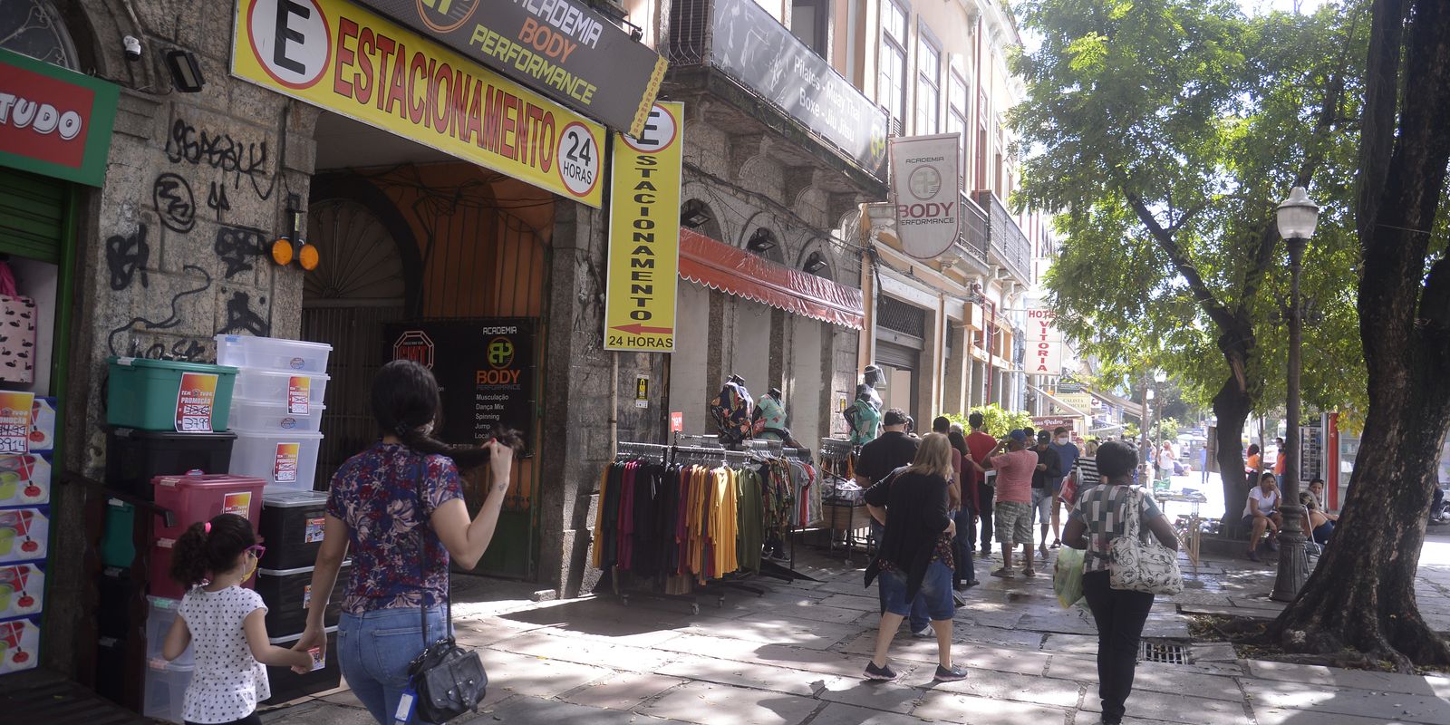 Vendas no comércio varejista fecham 2025 com alta de 1,6% 5 rio tem primeiro dia util de reabertura do comercio de rua2906200458