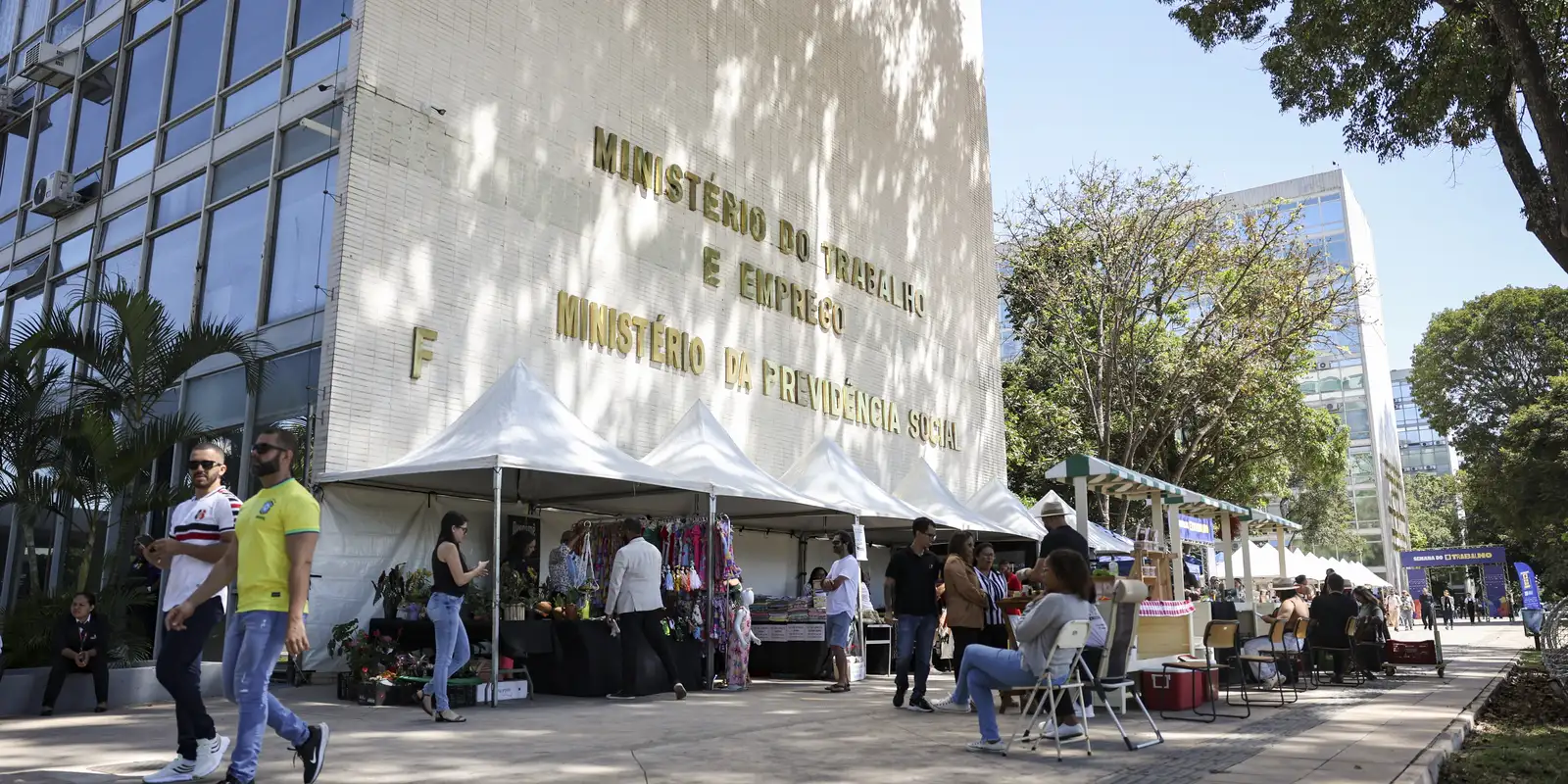 Governo libera mais R$ 4,6 bi para pagar saque-aniversário do FGTS 5 semana trabalho mcamgo abr 05052025 12