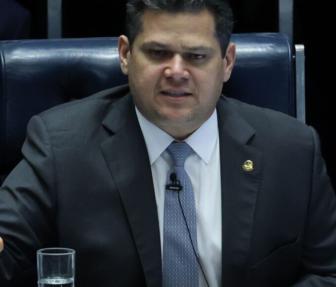 Alcolumbre mantém sessão da CPMI do INSS que quebrou sigilo de Lulinha 14 0d9a3335