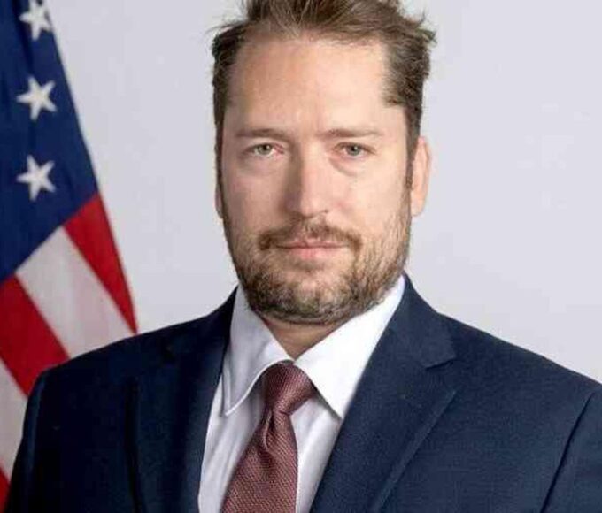 1787627 big darren bettie