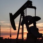 Dólar salta a R$ 5,26, e Bolsa cai 3% com escalada no Oriente Médio 10 2026 03 02t112249z 1 lynxmpem210o6 rtroptp 4 usa rigs baker hughes