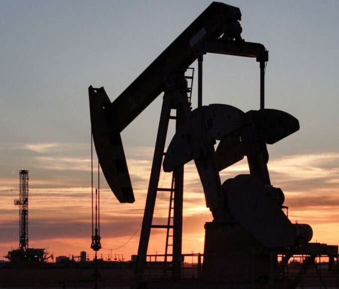 Dólar salta a R$ 5,26, e Bolsa cai 3% com escalada no Oriente Médio 14 2026 03 02t112249z 1 lynxmpem210o6 rtroptp 4 usa rigs baker hughes