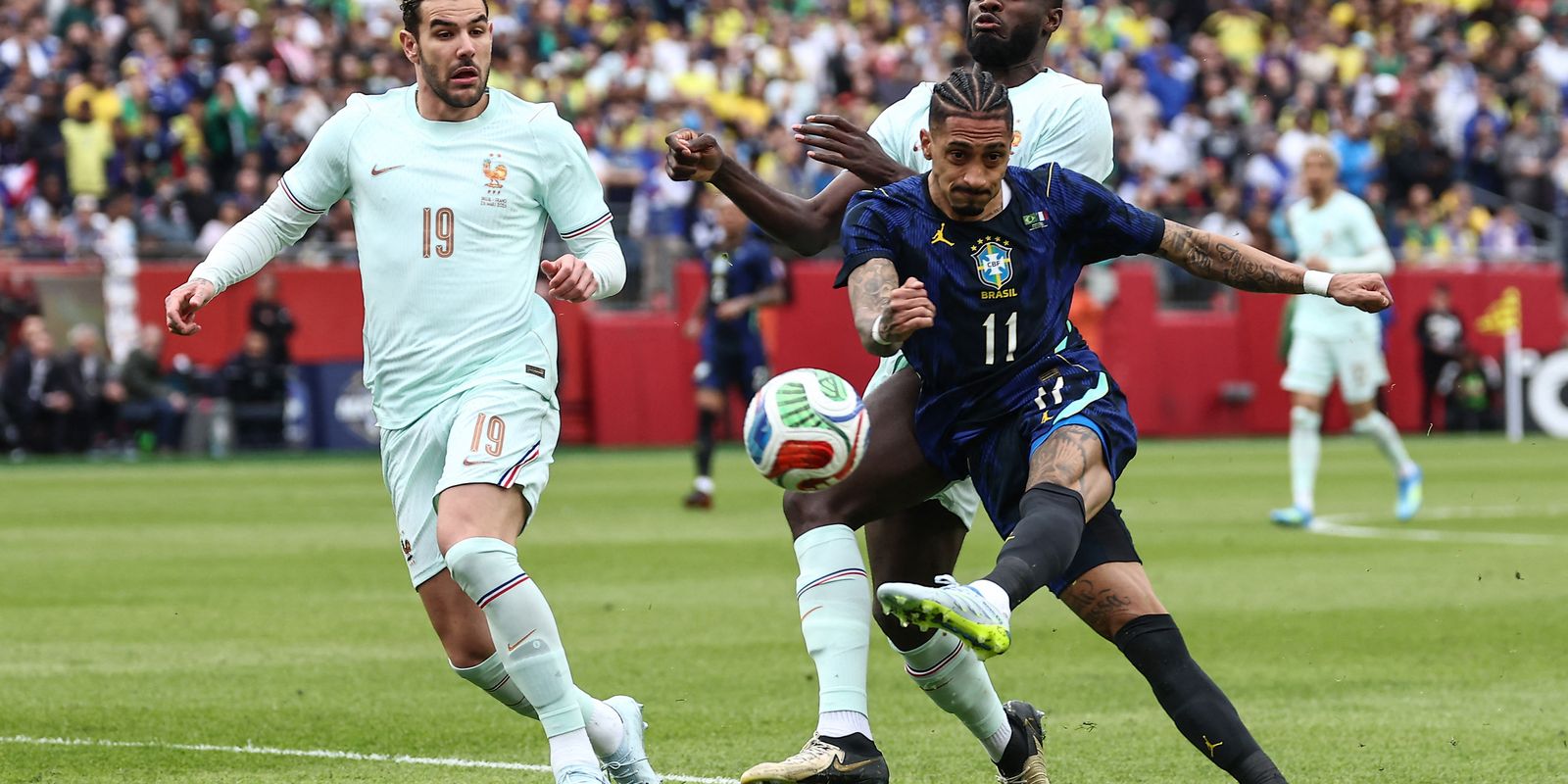 Raphinha e Wesley são cortados da seleção brasileira 5 2026 03 27t184811z 1 lynxmpem2q16r rtroptp 4 soccer usa