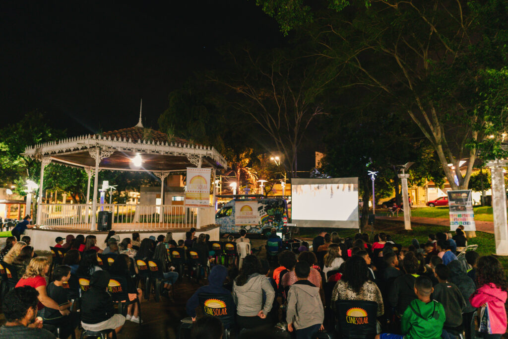 AMERICANA SP 19.04 LUCASROSENDO CINESOLAR 03906 001