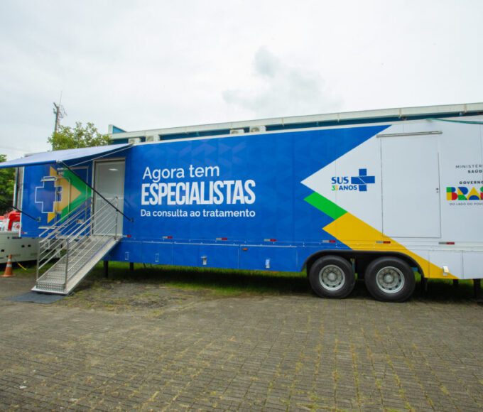Carreta do Agora Tem Especialistas Joao Risi Ministerio da Saude 2 1024x683