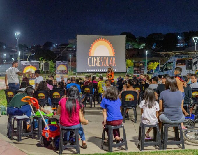 CineSolar, cinema movido a energia solar, exibe curtas-metragens e ‘Divertida-Mente 2’ em Santa Bárbara d'Oeste com entrada e pipoca de graça para a população 15 Copia de HORTOLANDIA 09 09 22 02002 scaled e1774443731245