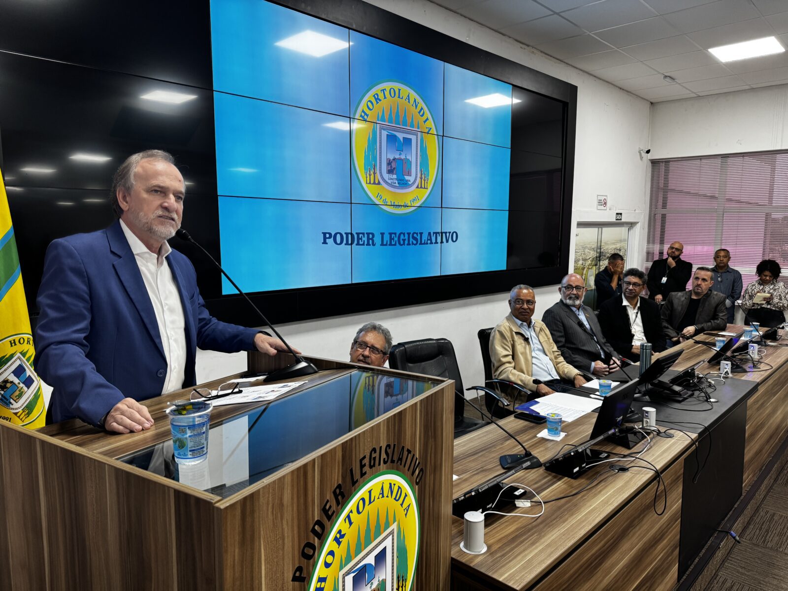 Deputado Dalben discursa durante reuniao sobre Fatec em Hortolandia