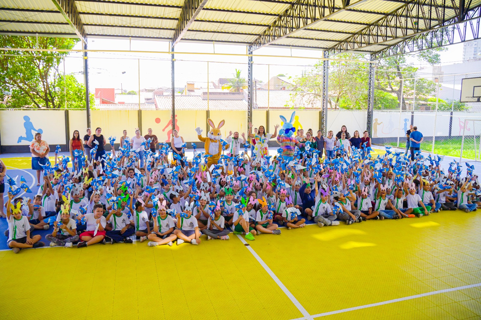 Secretaria da Educação inicia entrega de ovos de Páscoa nas escolas municipais 5 Entrega de ovos