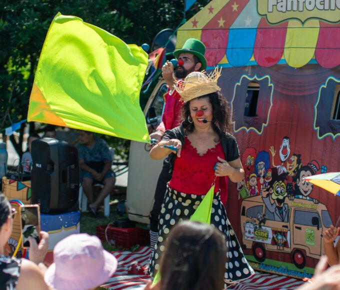 Palhaços Tampa e Panela transformam chegada do público em espetáculo em São Caetano do Sul 14 MRR00961.jpg 1