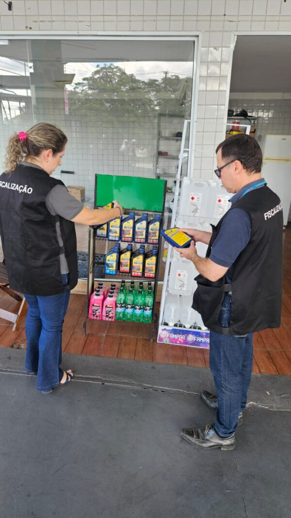 Procon autua posto 1