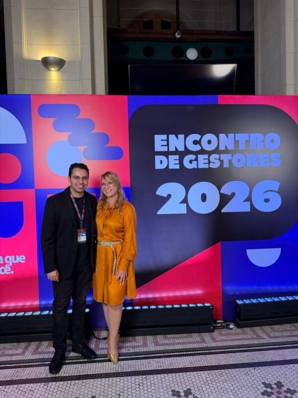 Secretario municipal Vinicius Ghizini e secretaria estadual Marilia Marton