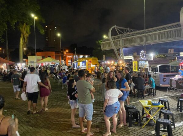 feira noturna