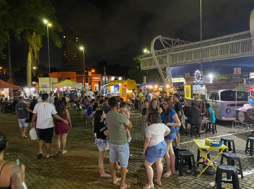 feira noturna