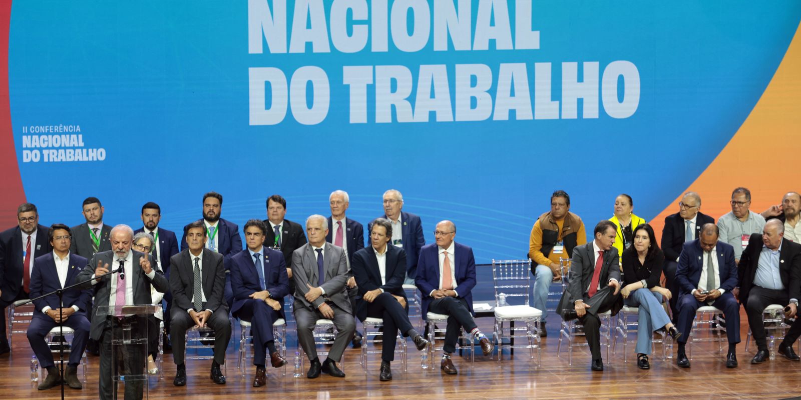 Fim do 6x1: Lula propõe negociação entre patrões, empregados e governo 5 pint2401.jpg