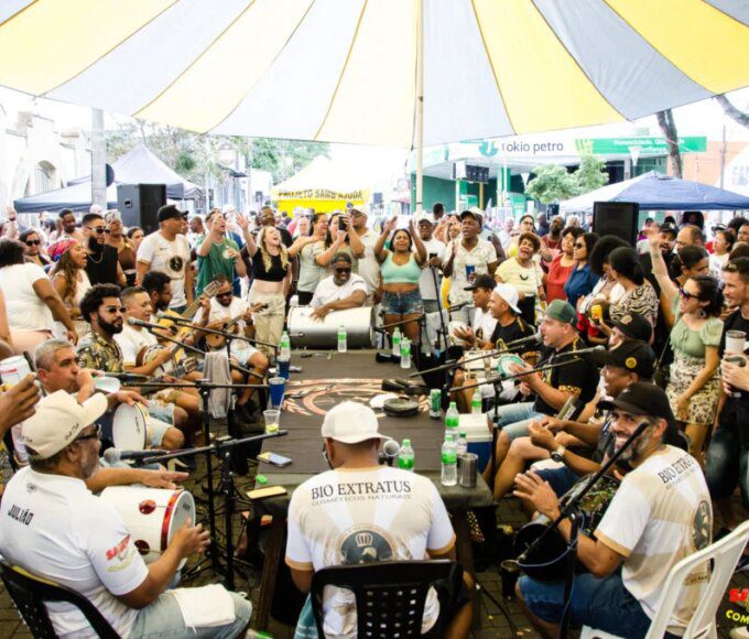 Projeto Samb’Ajuda de Santa Bárbara realiza roda de samba solidária no Dia da Mulher 14 sambajuda 1024x678