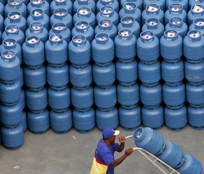 2020 04 08t210356z 1 lynxnpeg370nq rtroptp 4 energy bolivia brazil