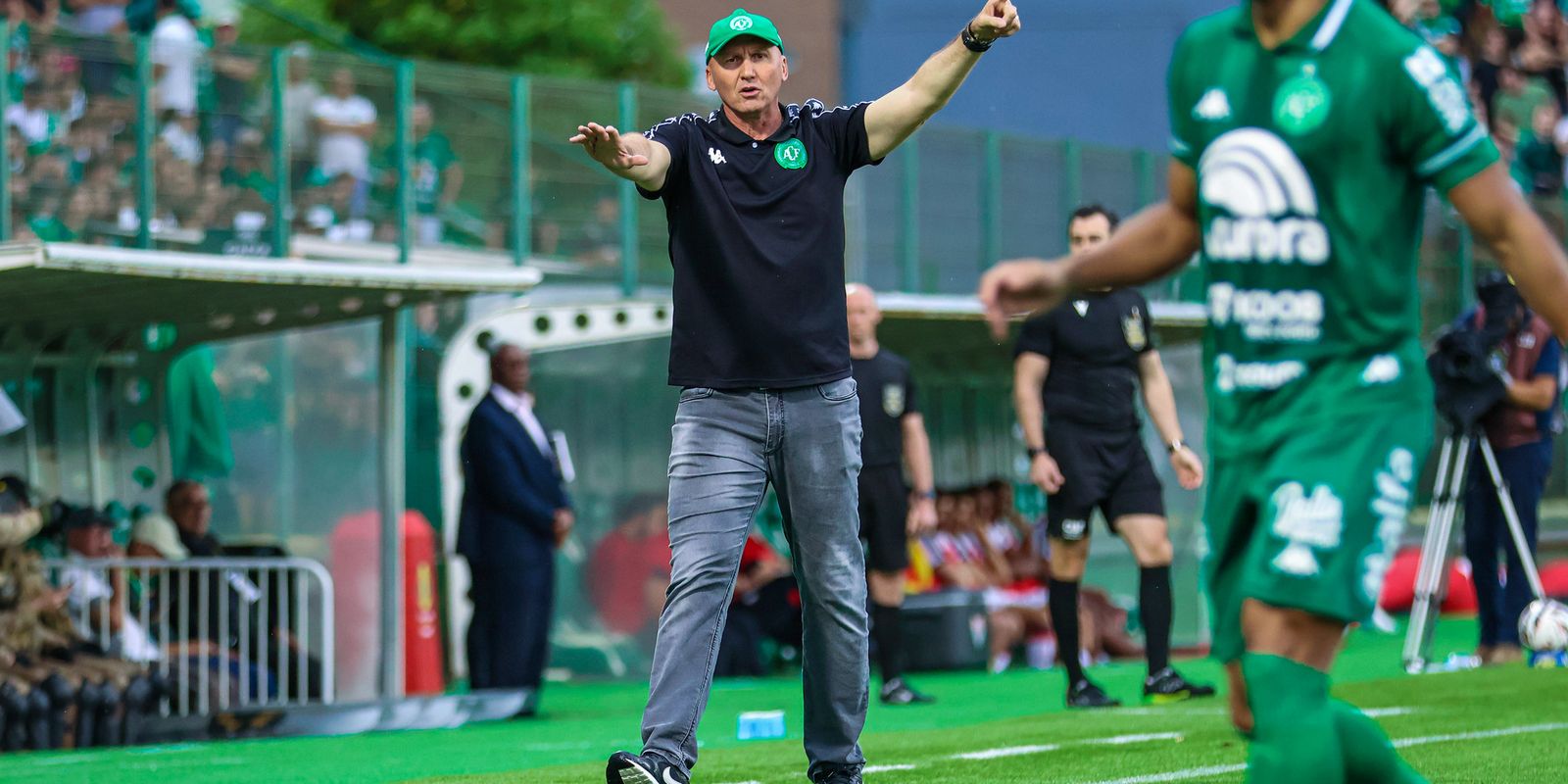 Chapecoense anuncia demissão do técnico Gilmar Dal Pozzo 5 54943610976 6e7b3b13d0 k