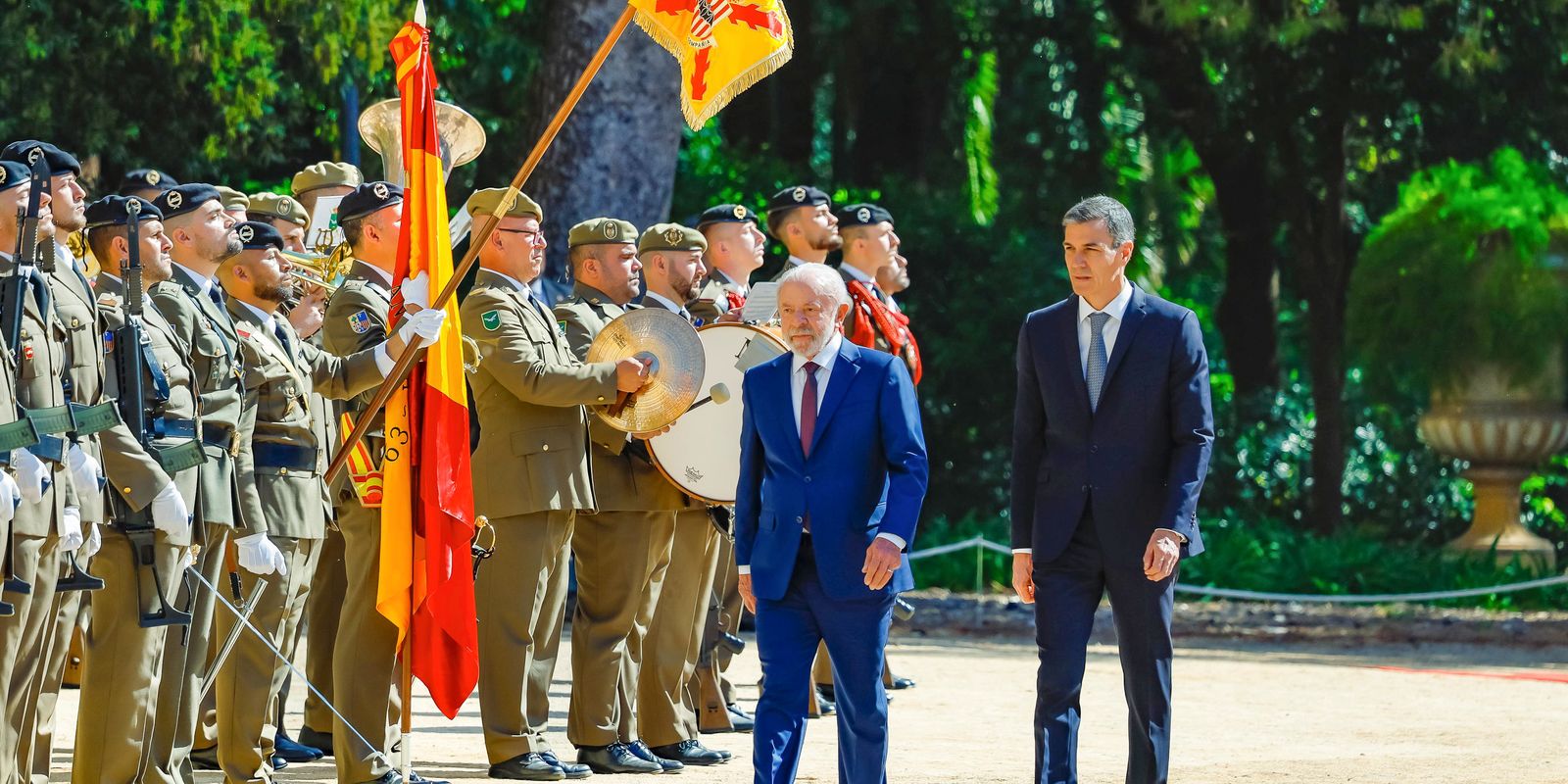 55212762781 3118b6b2ec o