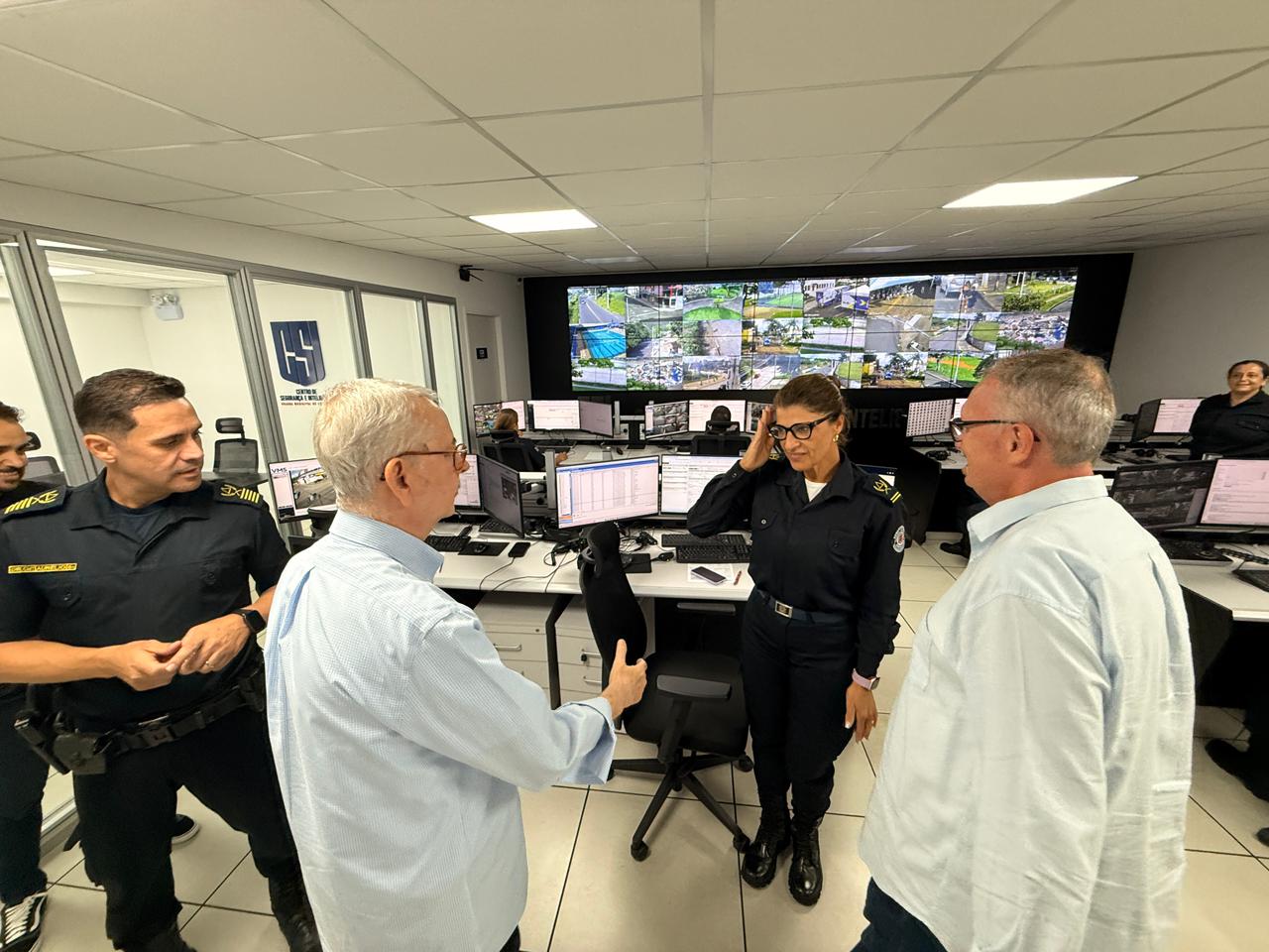 Prefeito Chico Sardelli anuncia programa ‘Muralha Americana’ para ampliar videomonitoramento interno da cidade 5 Prefeito Chico Sardelli anuncia programa ‘Muralha Americana 5