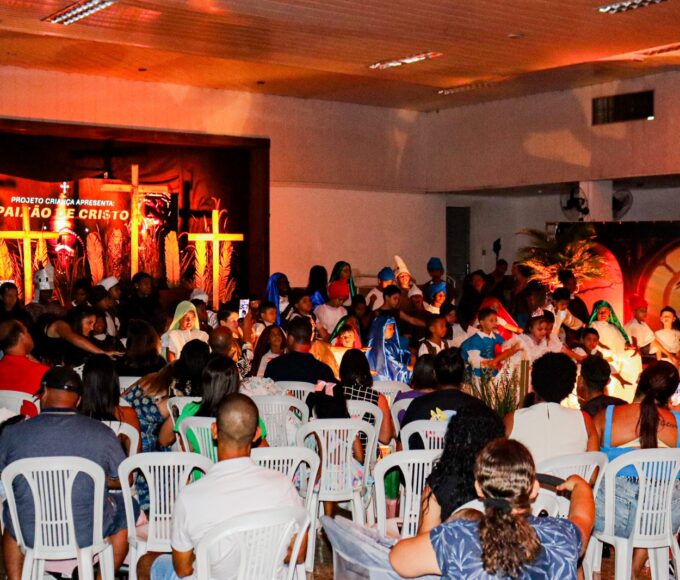 Alunos do Projeto Criança emocionam público com apresentação da Paixão de Cristo 12 WhatsApp Image 2026 04 02 at 16.26.07