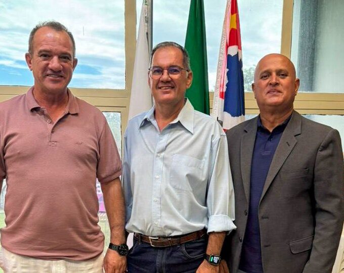 Prefeito Leitinho recebe diretor da FATEC Americana para discutir implantação de curso noturno de Engenharia de Produção 14 WhatsApp Image 2026 04 10 at 09.42.51