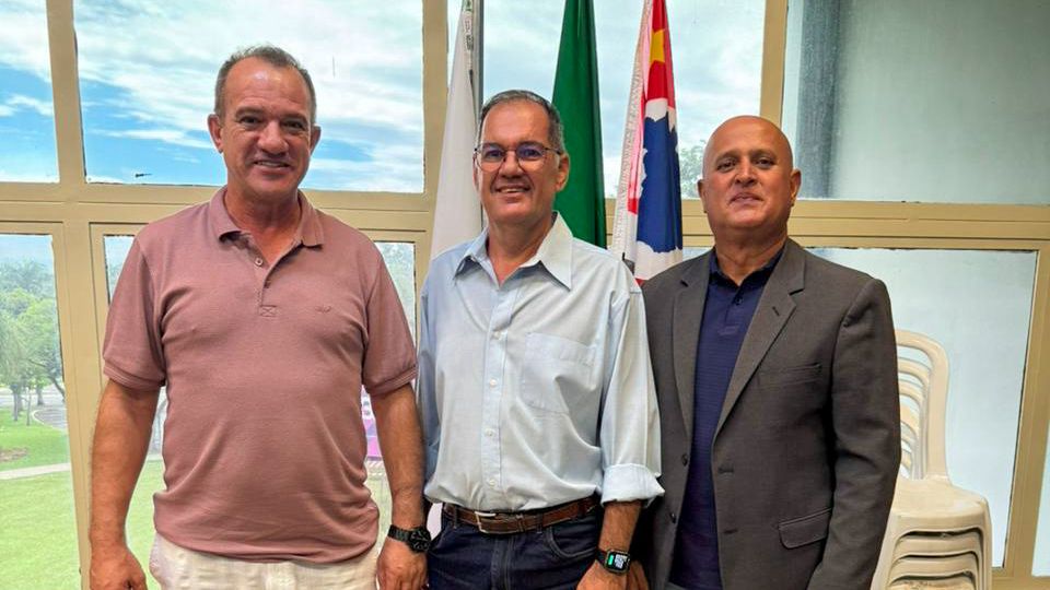 Prefeito Leitinho recebe diretor da FATEC Americana para discutir implantação de curso noturno de Engenharia de Produção 5 WhatsApp Image 2026 04 10 at 09.42.51