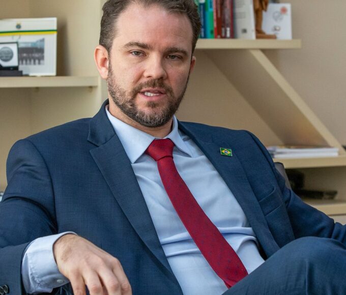 Governo avalia uso do FGTS para quitar dívidas, diz Durigan 14 dario durigan ministro da fazenda