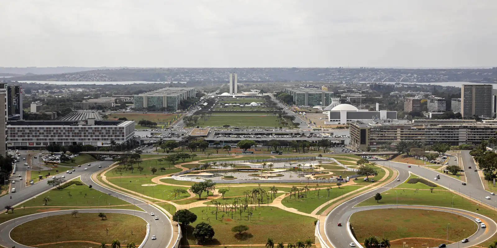 Emendas parlamentares e juros da dívida apertam investimentos públicos 5 ja 1145