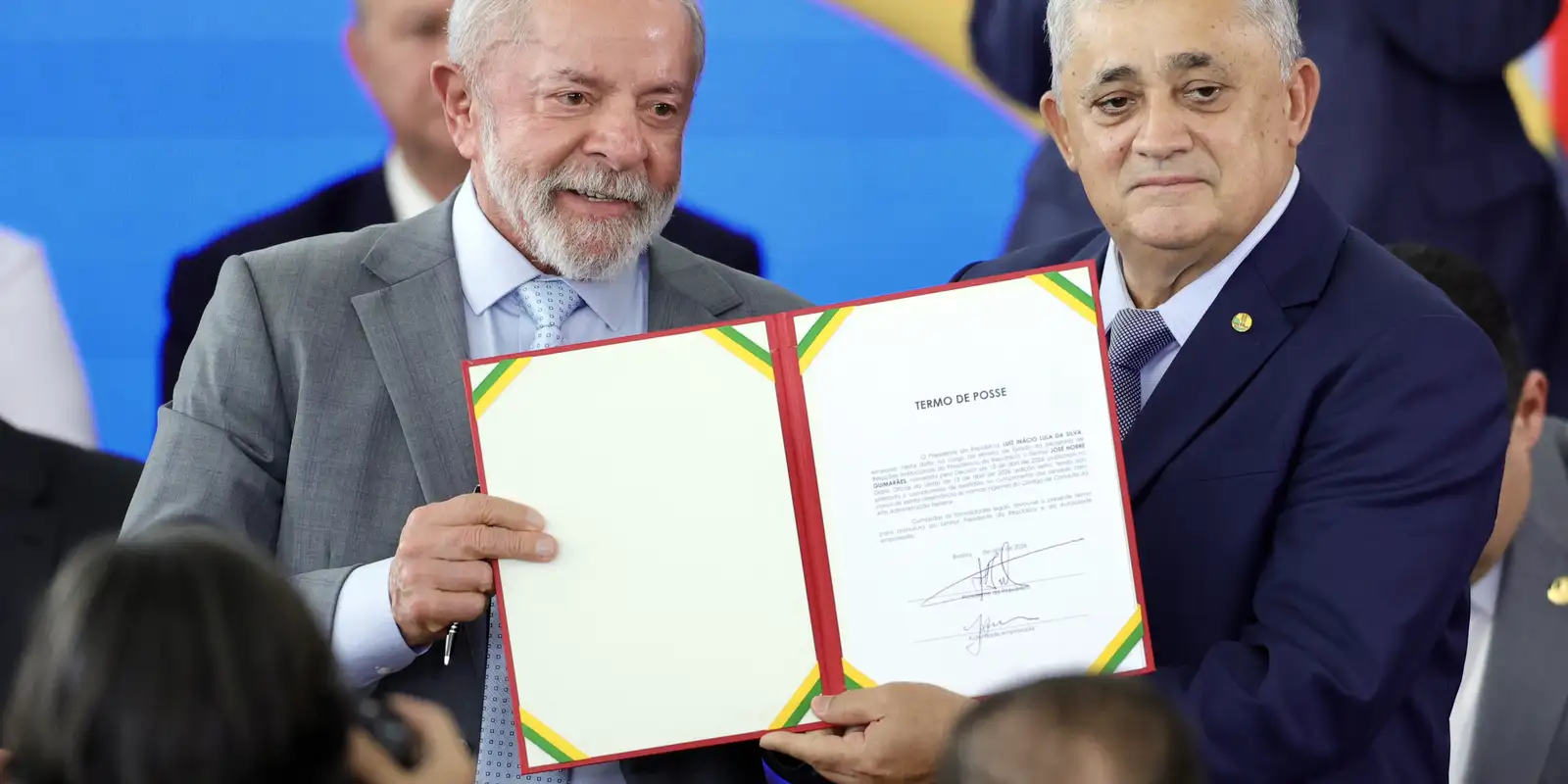 José Guimarães assume ministério e fala em "derrotar o fascismo" 5 pzzb2192.jpg