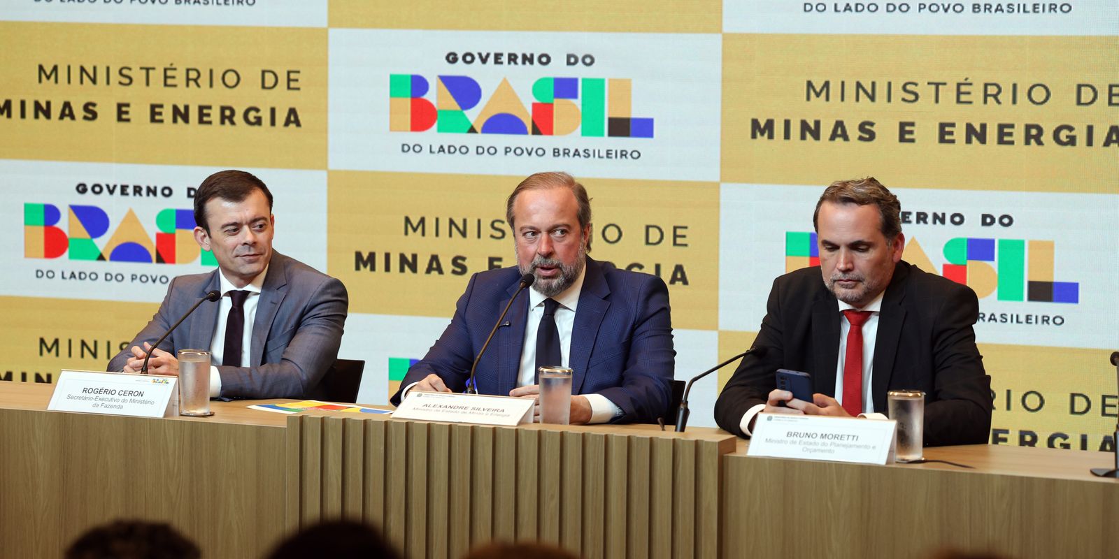 Governo cria subsídio de até R$ 0,89 para segurar preço da gasolina 5 0d7a3499.jpg