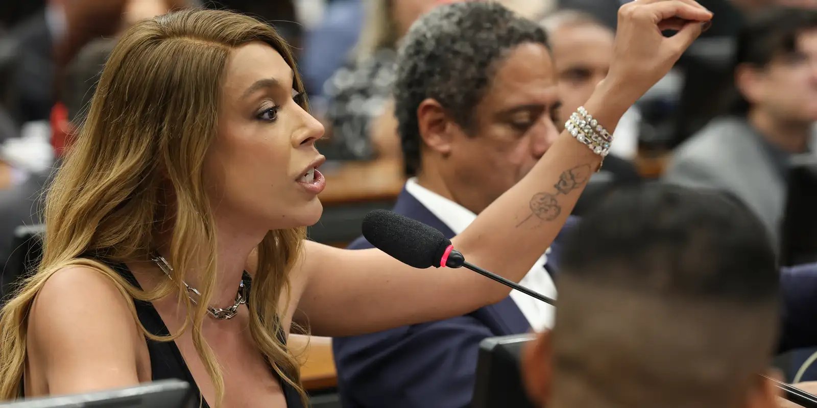 Erika Hilton rejeita negociação sobre compensações na PEC da 6x1 5 0d9a1592