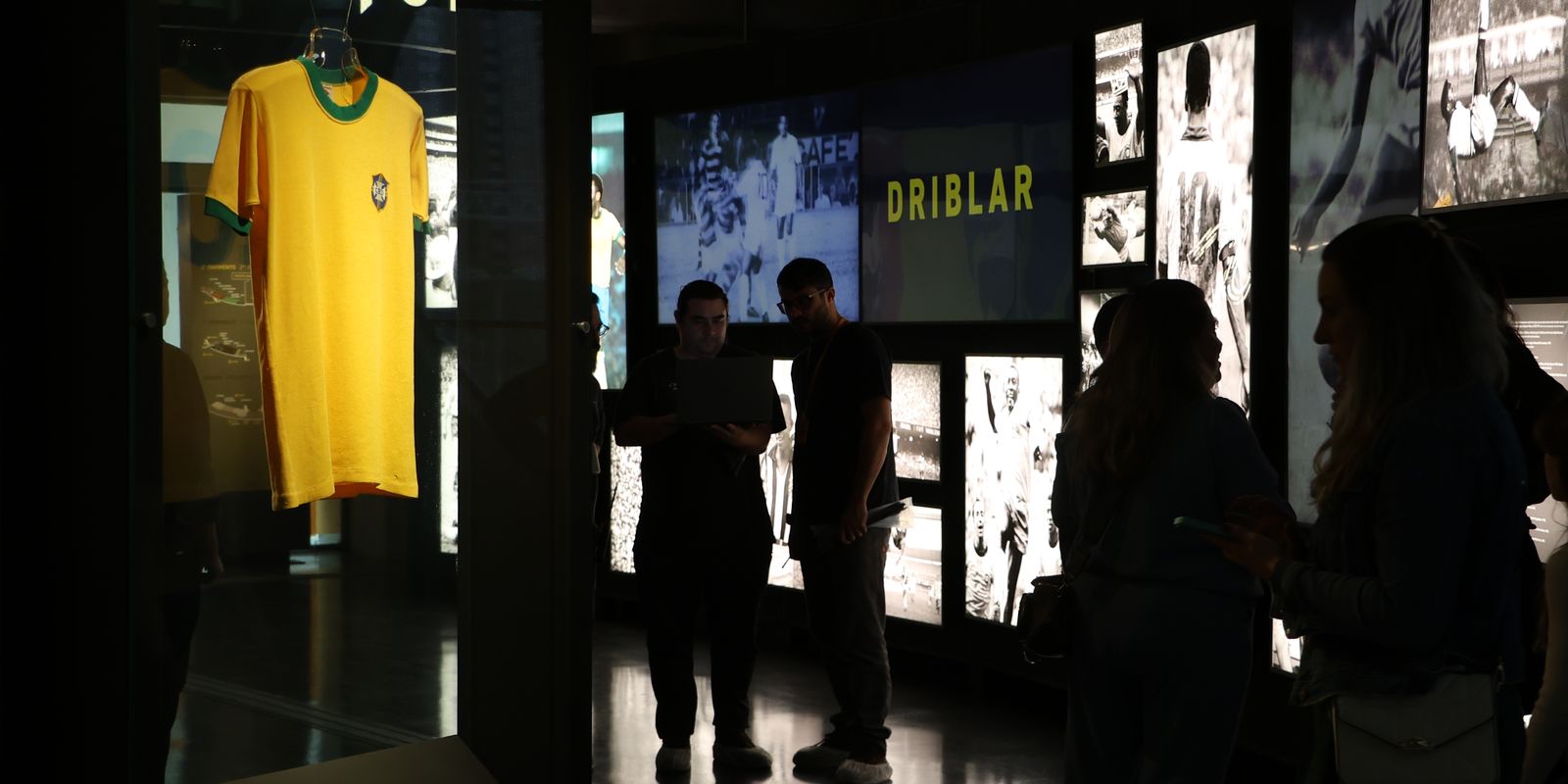 Museu do Futebol lança exposição sobre camisas da seleção brasileira 5 0g0a3979