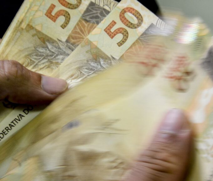 Caixa começa a pagar Bolsa Família de maio 16 1779109181 real moeda dinheiro mcajr 2904223671