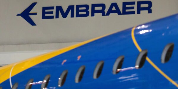 2019 01 10t214347z 1645656956 rc19fda02af0 rtrmadp 3 embraer m a boeing