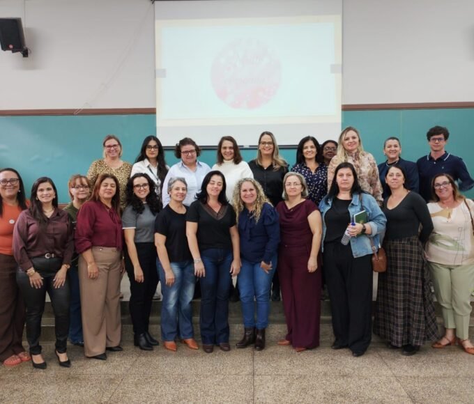 Representantes da Secretaria da Educação de Capivari marcam presença em Encontro voltado a técnicos e secretários 12 Educacao curso