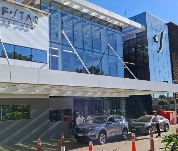 bolsonaro e internado para cirurgia no ombro em hospital de brasilia01