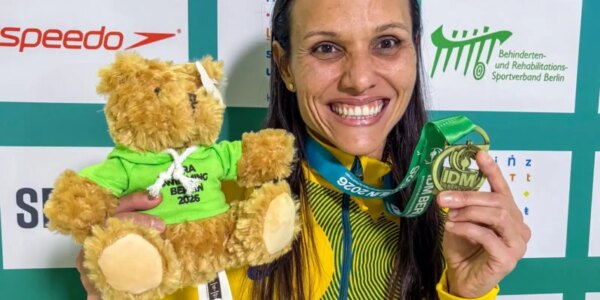 carol medalha internacional natacao 2026